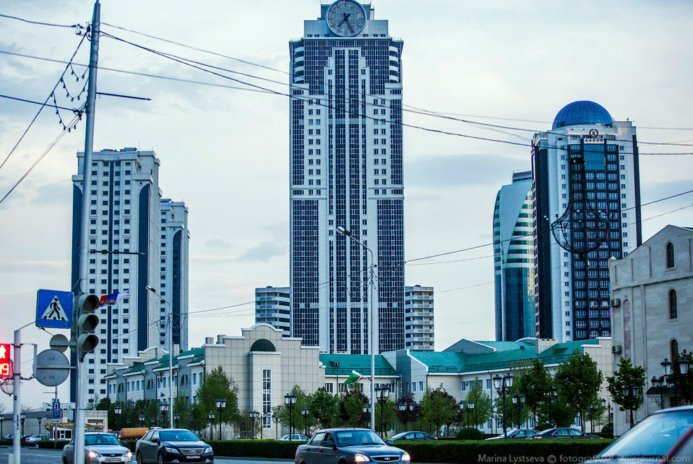 Грозный 24. Башни Грозный Сити. Башни в Грозном. ЖК Grozny Towers. Ресторан башня Грозный.